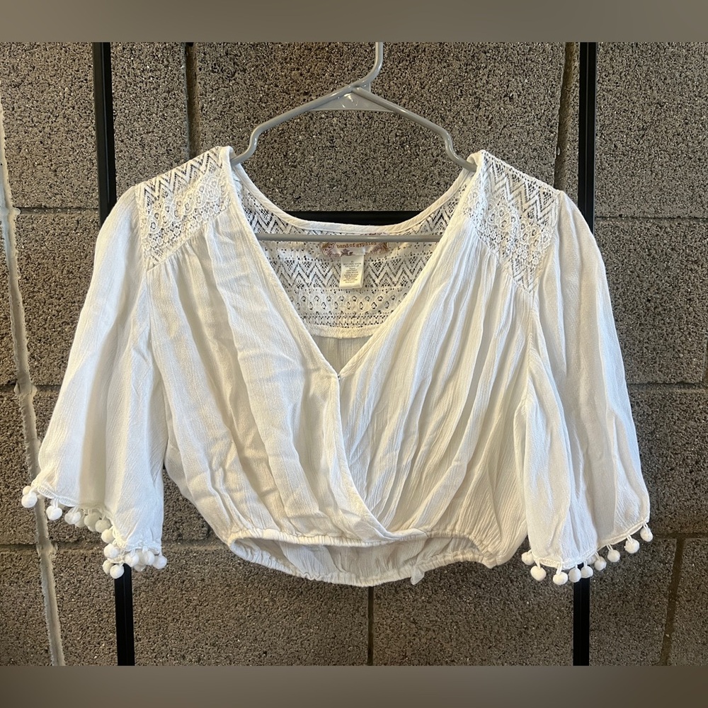 Boho White Lace Pom-Pom Trim Crop Top